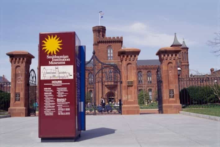 Smithsonian Museum opening entrance. 