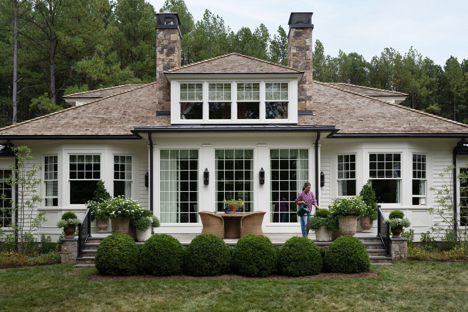 Marvin_JPG-SouthernLiving_2025_Ext_UDHG2_UDG_CoconutCream_Back_wModel_2 (1)