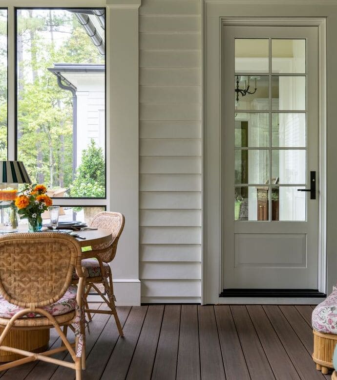 JPG-Marvin_Ultimate_SouthernLiving_2025_Int_UIFDG2_UDHG2_CoconutCream_Porch (1)